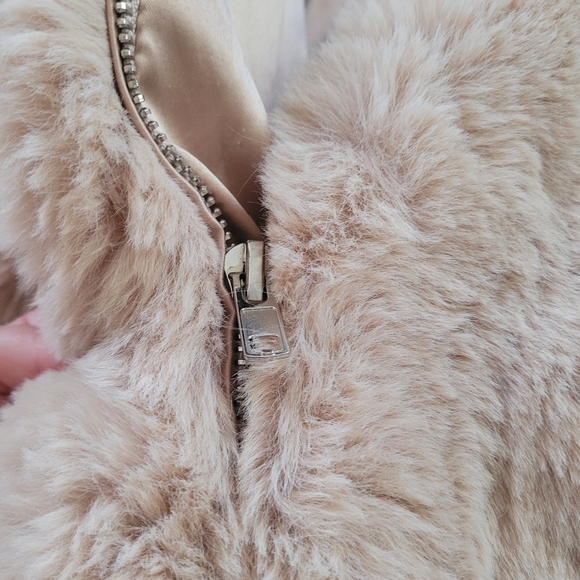 Forever 21 Cream Faux Fur Winter Jacket Preppy City Chic M - Picture 13 of 13